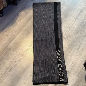 Michael Kors scarf